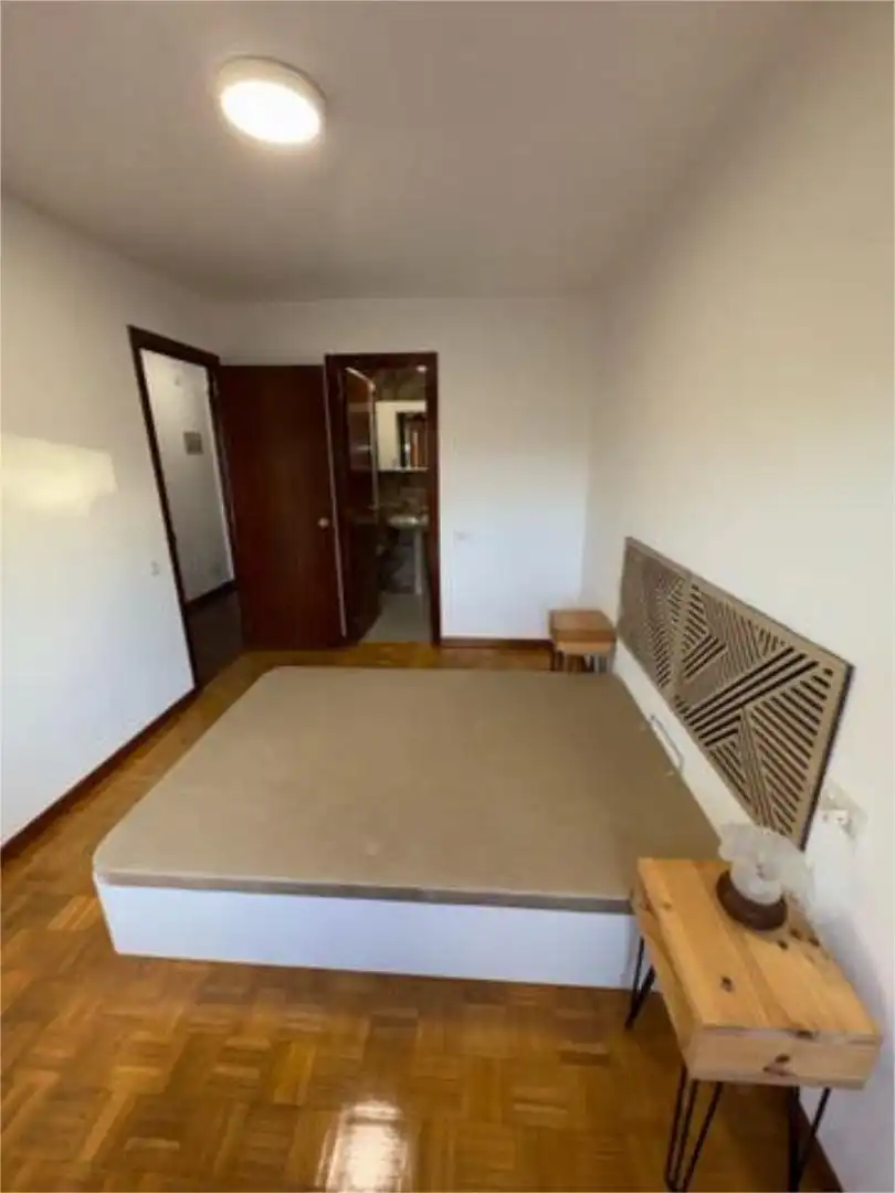 Apartamento de alquiler en Portádego - Vilaboa Norte Habitación de Apartamento de alquiler en Culleredo con Calefacción, Jardín privado y Amueblado