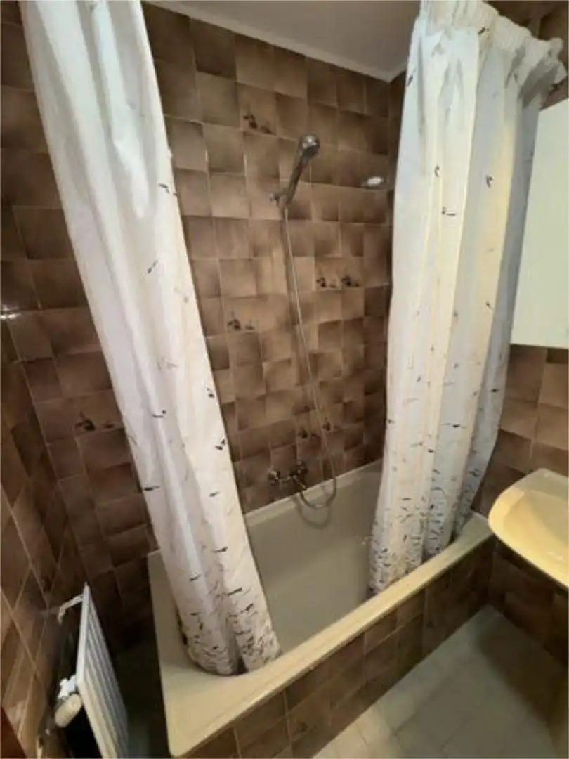 Apartamento de alquiler en Portádego - Vilaboa Norte Baño de Apartamento de alquiler en Culleredo con Calefacción, Jardín privado y Amueblado