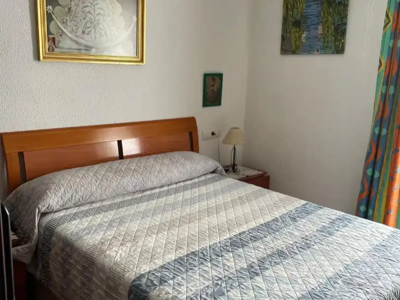 Pis en venda a Calle Antonio Machado, 9, Asdrúbal - Bahía Blanca Dormitori de Pis en venda en Cádiz Capital amb Aire condicionat i Balcó