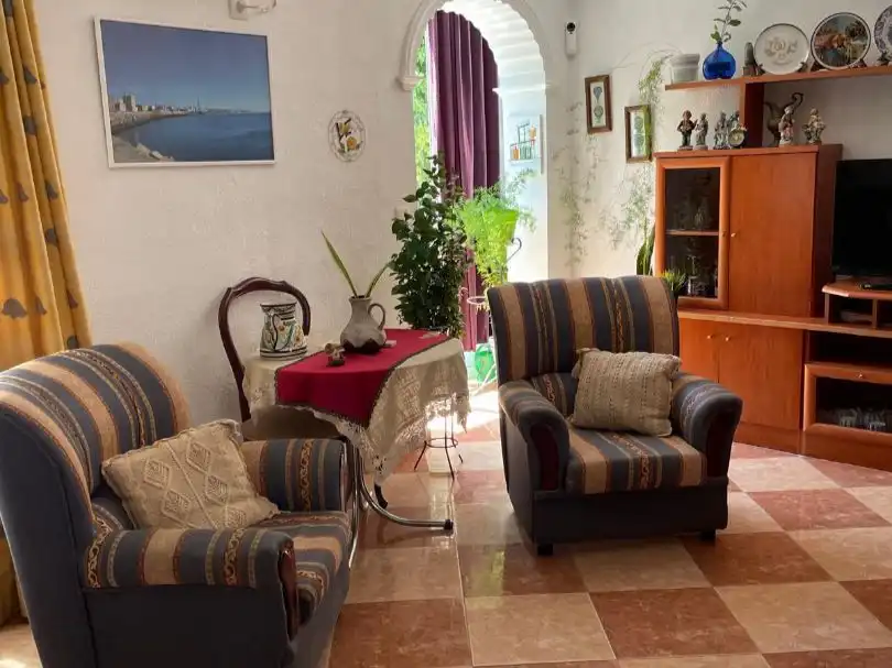 Pis en venda a Calle Antonio Machado, 9, Asdrúbal - Bahía Blanca Sala d'estar de Pis en venda en Cádiz Capital amb Aire condicionat i Balcó