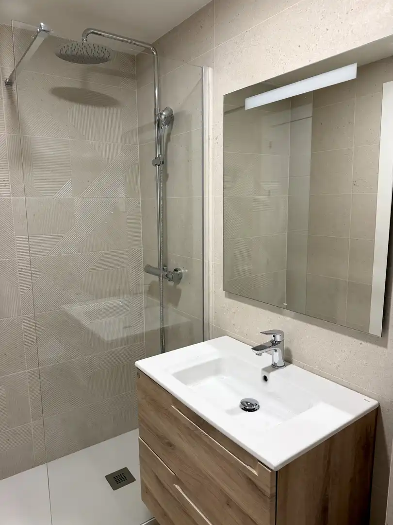 Flat for rent in Alameda de Colón, 34, Ensanche Centro - Puerto Bathroom of Flat for rent in Málaga Capital with Air Conditioner