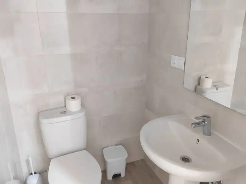 Flat for rent in Avenida Doctor Marañón, 8, Poniente - Faro Bathroom of Flat for rent in Vélez-Málaga with Swimming Pool, Furnished and Balcony