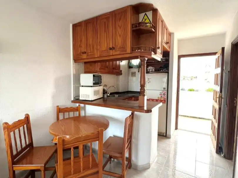 Piso en venta en Avenida Santiago Puig, 2, Playa de las Américas Cocina de Piso en venta en Arona con Terraza, Piscina y Balcón