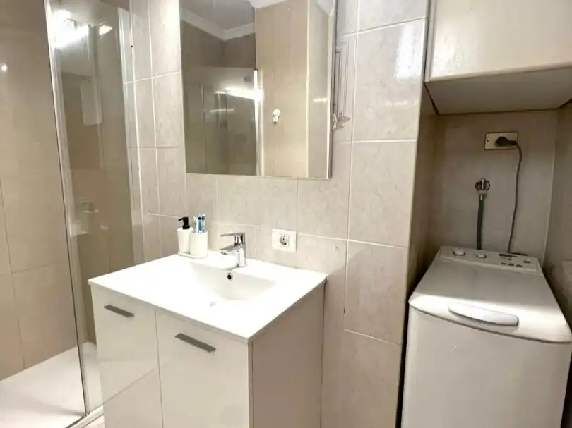 Piso en venta en Avenida Santiago Puig, 2, Playa de las Américas Baño de Piso en venta en Arona con Terraza, Piscina y Balcón