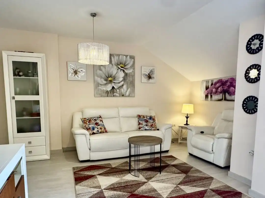 Piso en venta en Calle Calerita, 1, Centro ciudad Sala de estar de Piso en venta en Fuengirola con Aire acondicionado, Terraza y Piscina