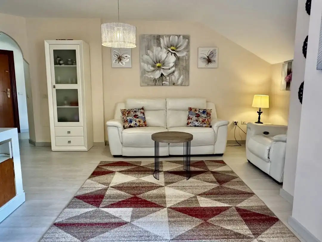 Piso en venta en Calle Calerita, 1, Centro ciudad Sala de estar de Piso en venta en Fuengirola con Aire acondicionado, Terraza y Piscina