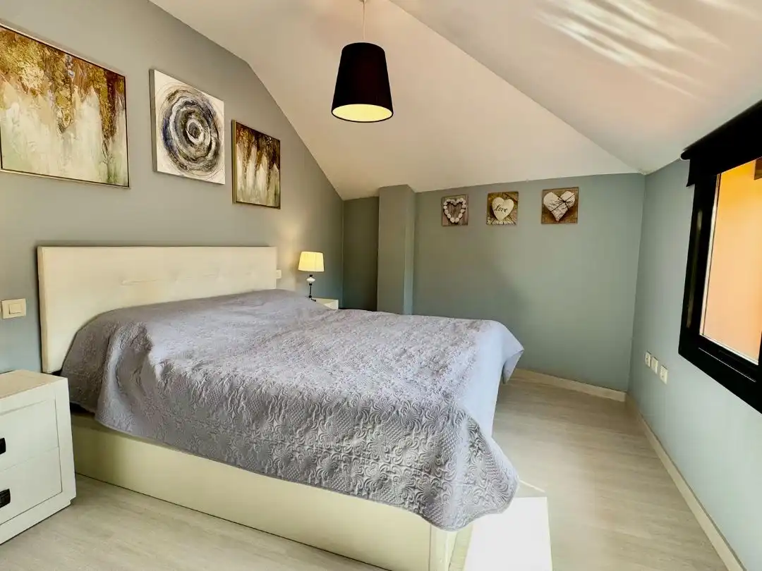 Piso en venta en Calle Calerita, 1, Centro ciudad Habitación de Piso en venta en Fuengirola con Aire acondicionado, Terraza y Piscina
