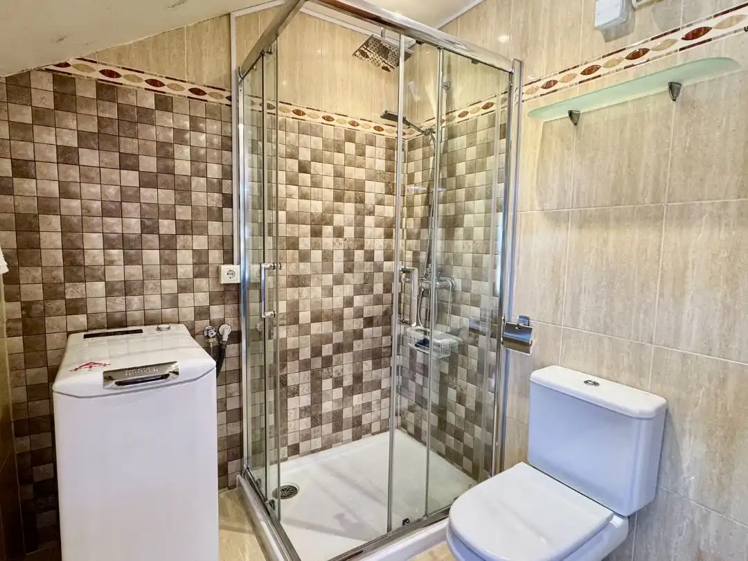 Piso en venta en Calle Calerita, 1, Centro ciudad Baño de Piso en venta en Fuengirola con Aire acondicionado, Terraza y Piscina