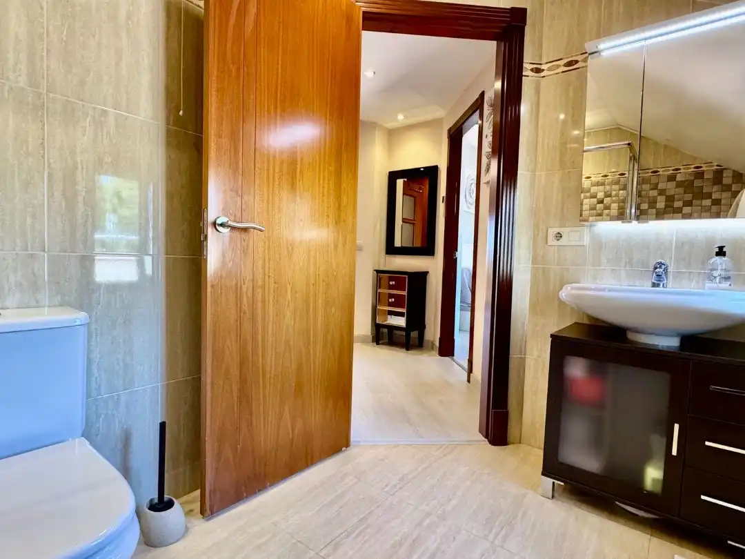 Piso en venta en Calle Calerita, 1, Centro ciudad Baño de Piso en venta en Fuengirola con Aire acondicionado, Terraza y Piscina