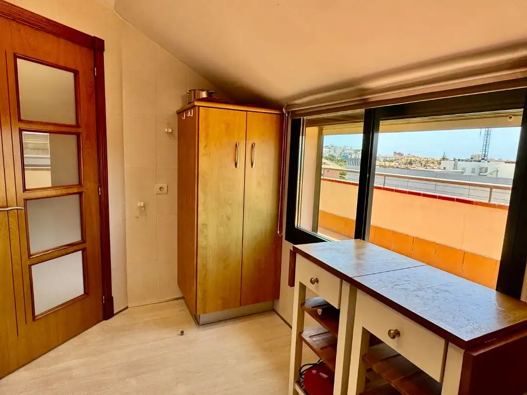 Piso en venta en Calle Calerita, 1, Centro ciudad Cocina de Piso en venta en Fuengirola con Aire acondicionado, Terraza y Piscina