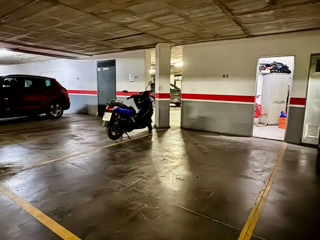 Piso en venta en Calle Calerita, 1, Centro ciudad Parking de Piso en venta en Fuengirola con Aire acondicionado, Terraza y Piscina