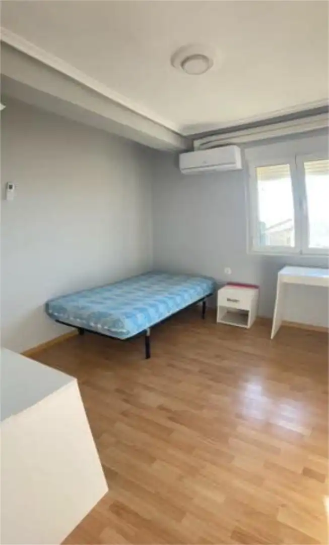Attic for rent in Hospital Attic for rent in Hospital