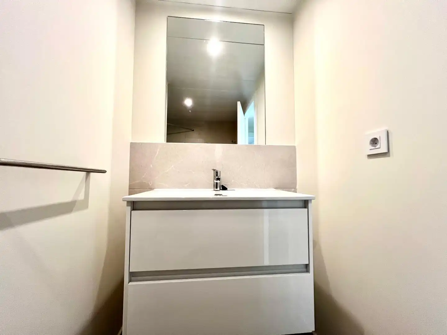 Flat for rent in Desconocido, Guadalupe Bathroom of Flat for rent in Murcia with Air Conditioner, Heating and Parquet flooring