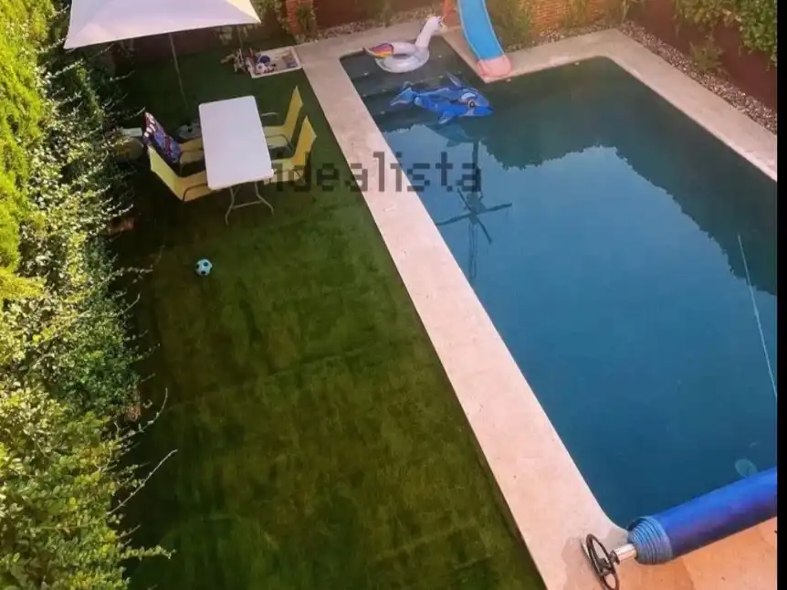Pis en venda a Calle Viña Lola, 27, Valdepeñas Piscina de Pis en venda en Valdepeñas amb Aire condicionat, Calefacció i Jardí privat