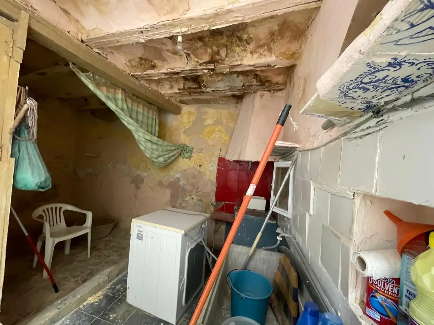 Casa adosada en venta en Chiva con Terraza, Trastero y Balcón