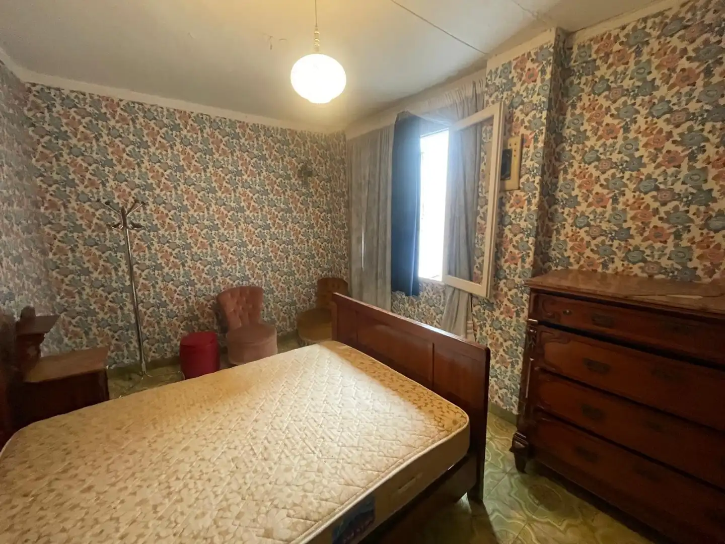 Habitación de Casa adosada en venta en Chiva con Terraza, Trastero y Balcón