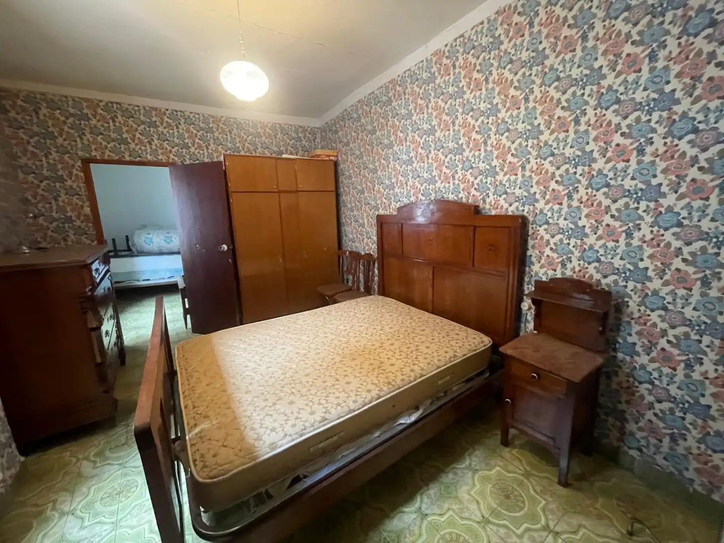 Habitación de Casa adosada en venta en Chiva con Terraza, Trastero y Balcón