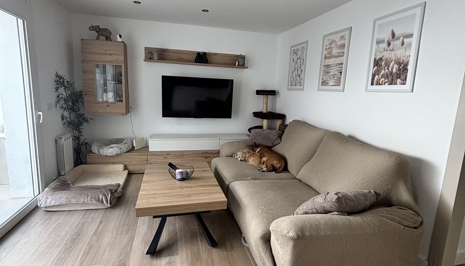 Planta baja en venta en Carrer Figueres, 18, Olot, Girona - imagen 1 Foto 1 de Planta baja en venta en Carrer Figueres, 18, Olot, Girona