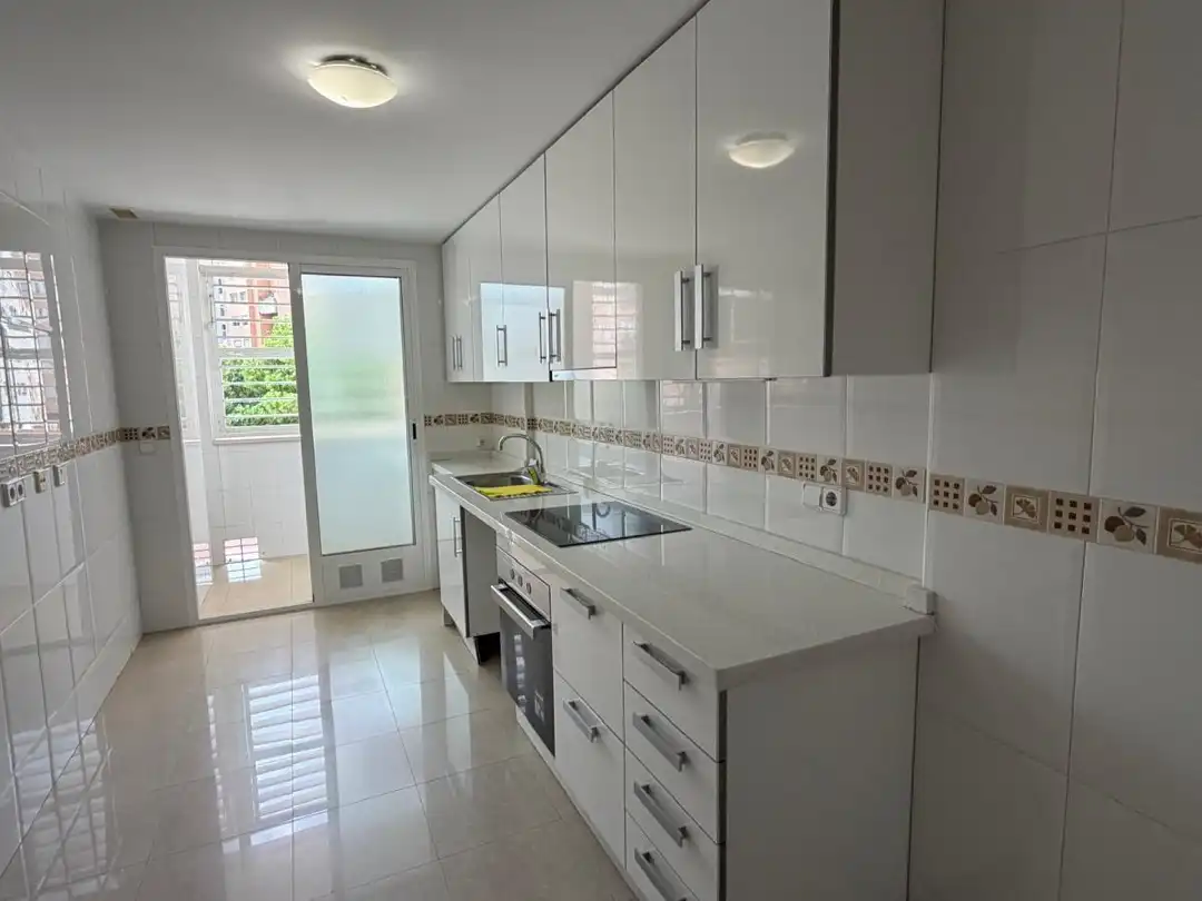 Piso de alquiler en Avenida Juan Carlos I, 44, Juan Carlos I Cocina de Piso de alquiler en Murcia con Aire acondicionado, Parquet y Terraza