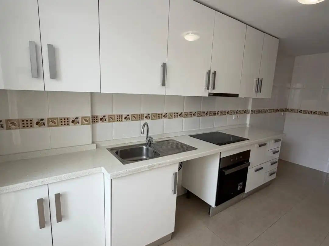 Piso de alquiler en Avenida Juan Carlos I, 44, Juan Carlos I Cocina de Piso de alquiler en Murcia con Aire acondicionado, Parquet y Terraza