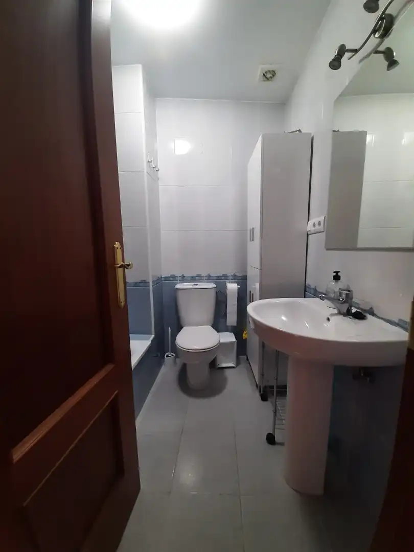 Flat for rent in Calle Bolsa, 145, El Pino - Bajo de Guía Bathroom of Flat for rent in Sanlúcar de Barrameda with Air Conditioner, Heating and Furnished