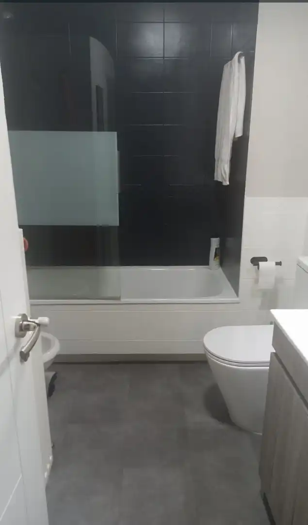 Casa o chalet en venta en Calle Giralda, 56, Los Hueros Baño de Casa o chalet en venta en Villalbilla con Aire acondicionado, Terraza y Piscina