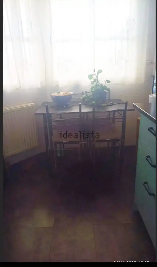 Casa o chalet en venta en Calle Giralda, 56, Los Hueros Comedor de Casa o chalet en venta en Villalbilla con Aire acondicionado, Terraza y Piscina