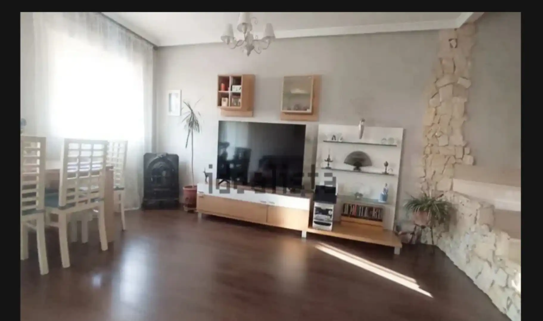 Casa o chalet en venta en Calle Giralda, 56, Los Hueros Sala de estar de Casa o chalet en venta en Villalbilla con Aire acondicionado, Terraza y Piscina