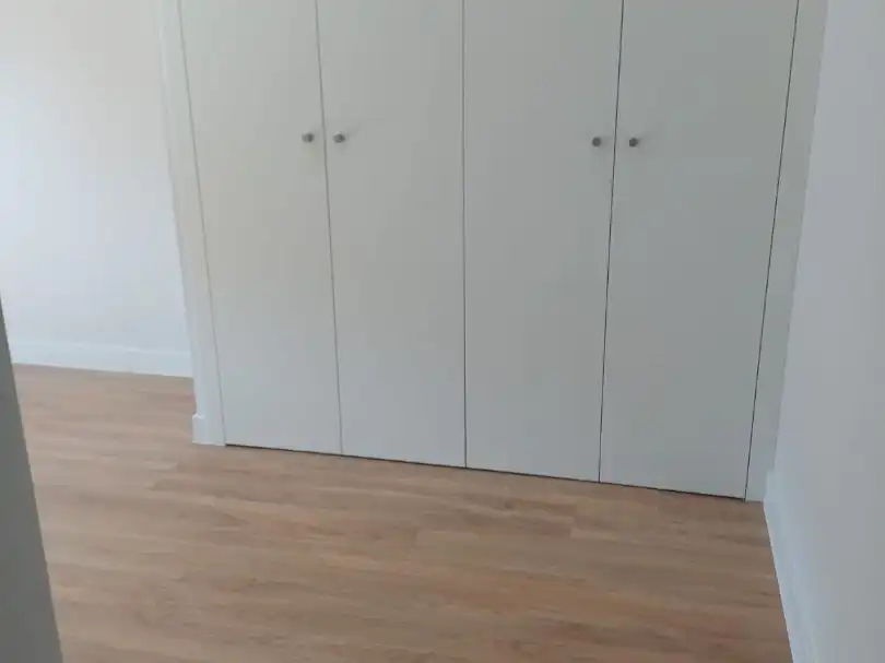 Habitación de Piso de alquiler en Almería con Aire acondicionado, Jardín privado y Terraza