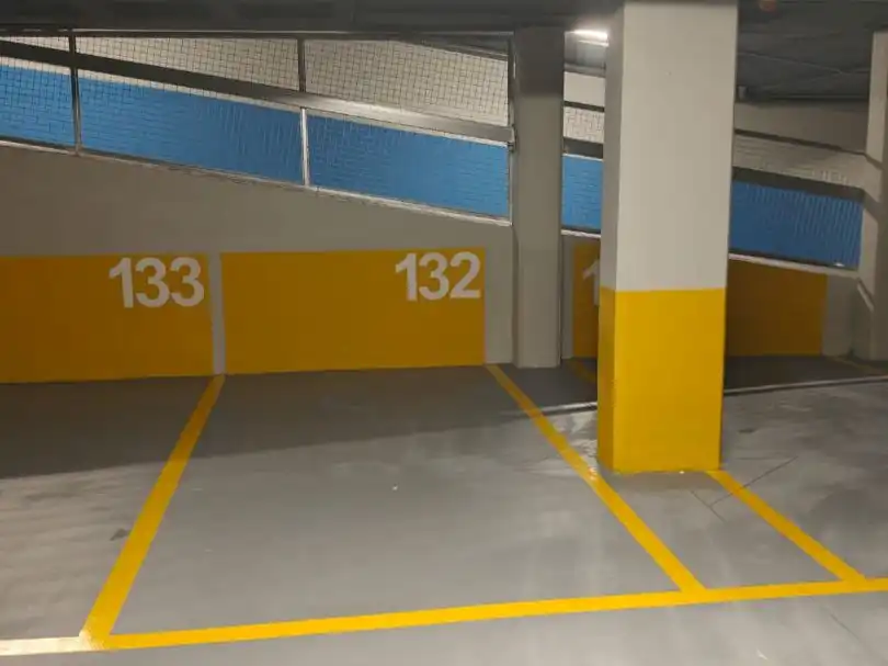 Parking de Piso de alquiler en Almería con Aire acondicionado, Jardín privado y Terraza