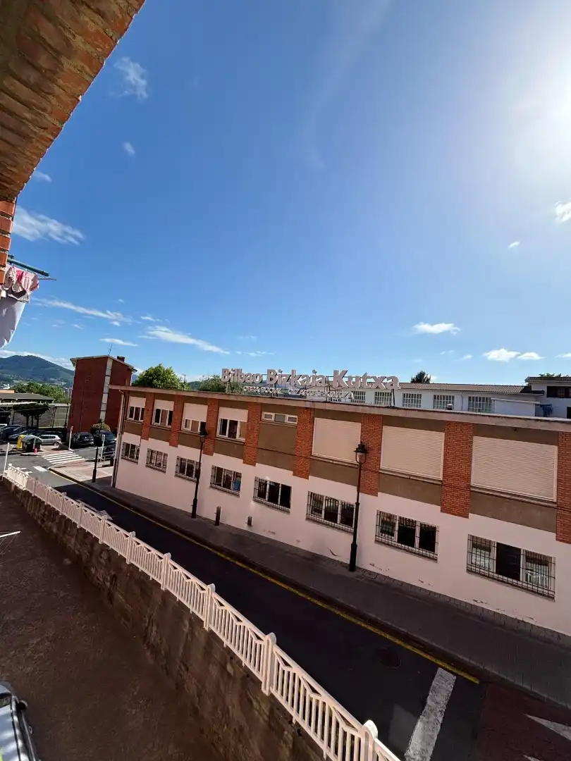 Wohnung zum Verkauf in Santa Marina Kalea, 7, Etxebarri Außenansicht von Wohnung zum Verkauf in Etxebarri mit Heizung, Parkett und Abstellraum