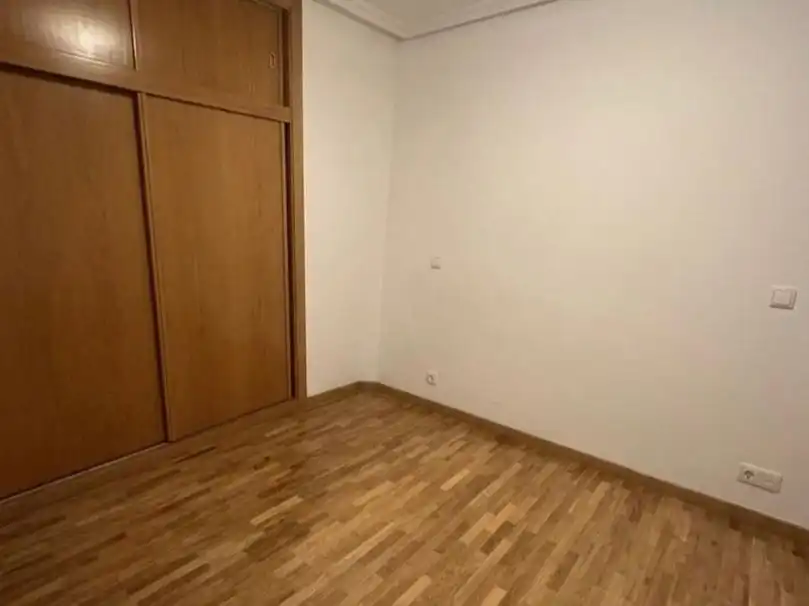 Piso de alquiler en Calle de Tumaco, 10, Salvador Habitación de Piso de alquiler en Madrid Capital con Aire acondicionado y Piscina