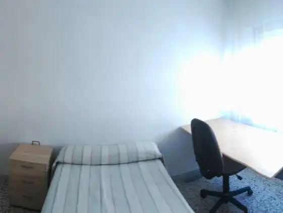 Piso en venta en Calle Mulhacén, 2, Centro Habitación de Piso en venta en Almería con Balcón