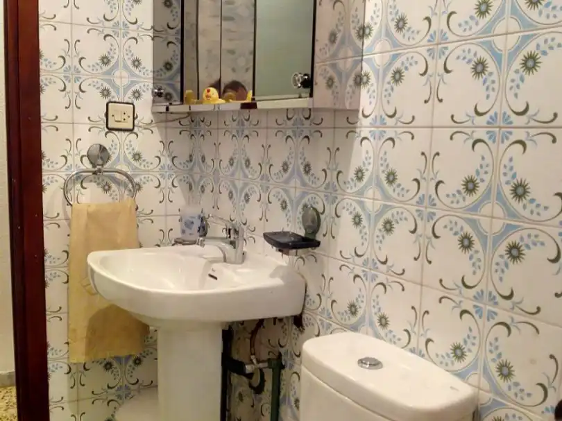 Piso en venta en Calle Mulhacén, 2, Centro Baño de Piso en venta en Almería con Balcón