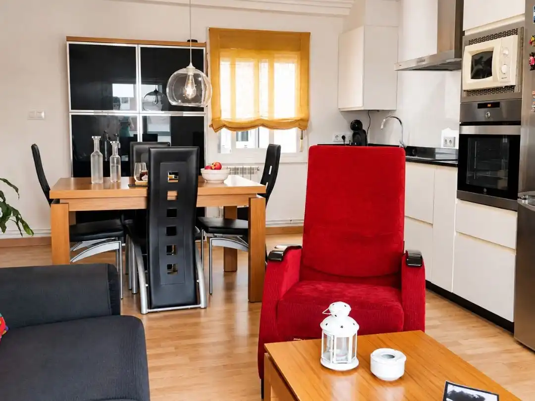 Piso en venta en Rúa Río Arnoia, 26, Ventiun Comedor de Piso en venta en Ourense Capital con Calefacción, Parquet y Trastero