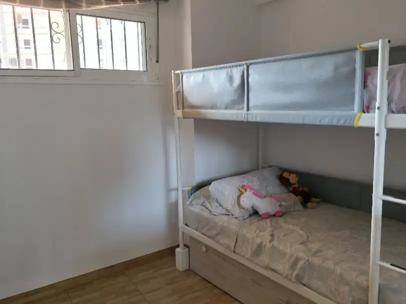 Pis en venda a Calle Infantes, 46, Poniente - Faro Dormitori de Pis en venda en Vélez-Málaga amb Terrassa i Piscina