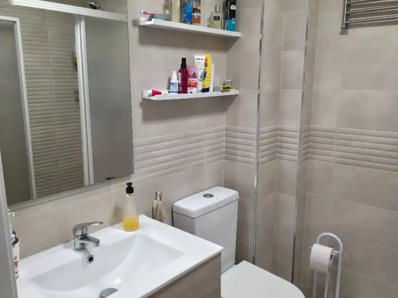 Pis en venda a Calle Infantes, 46, Poniente - Faro Bany de Pis en venda en Vélez-Málaga amb Terrassa i Piscina