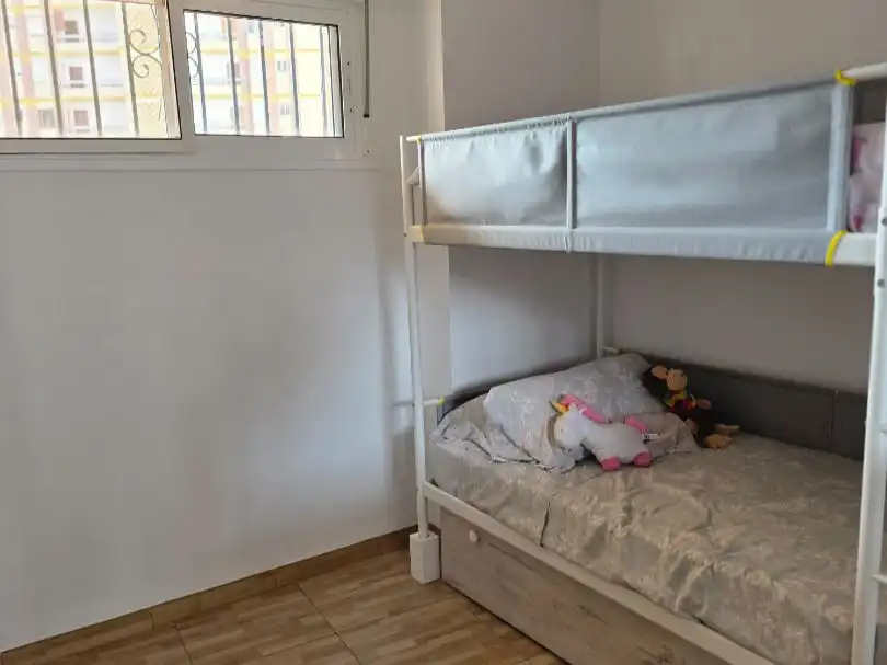 Pis en venda a Calle Infantes, 46, Poniente - Faro Dormitori de Pis en venda en Vélez-Málaga amb Terrassa i Piscina