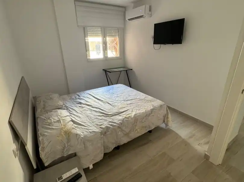 Piso de alquiler en Carrer de Jupiter, 7, Centro Urbano Habitación de Piso de alquiler en Benidorm con Aire acondicionado, Terraza y Amueblado