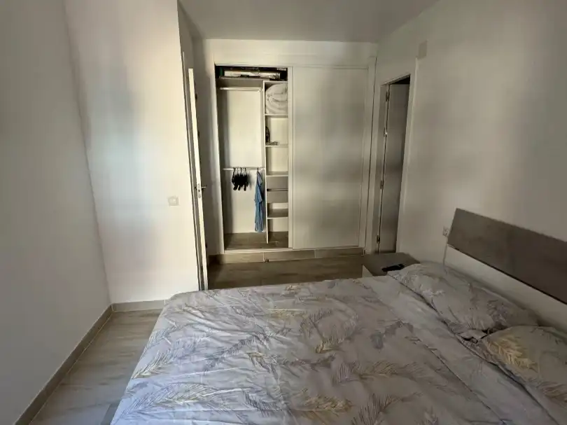 Piso de alquiler en Carrer de Jupiter, 7, Centro Urbano Habitación de Piso de alquiler en Benidorm con Aire acondicionado, Terraza y Amueblado