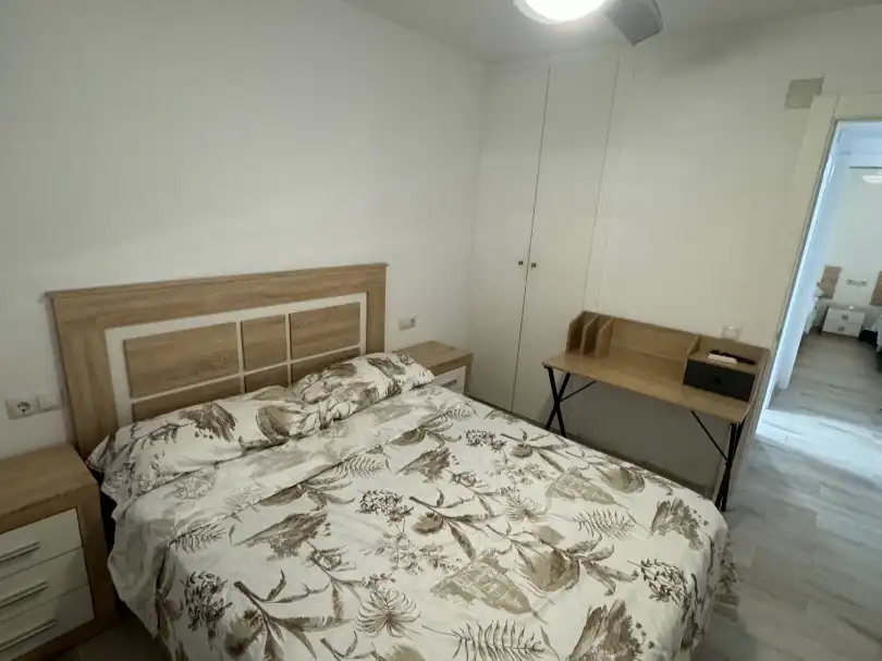 Piso de alquiler en Carrer de Jupiter, 7, Centro Urbano Habitación de Piso de alquiler en Benidorm con Aire acondicionado, Terraza y Amueblado