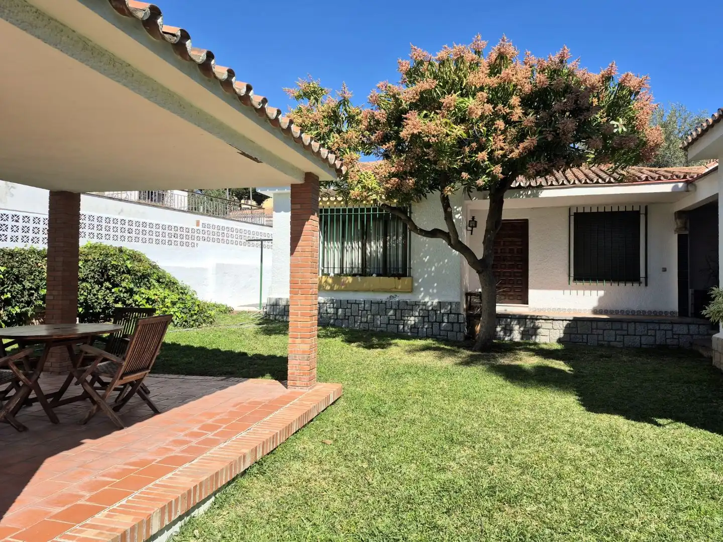 Houses for sale in Miraflores del Palo