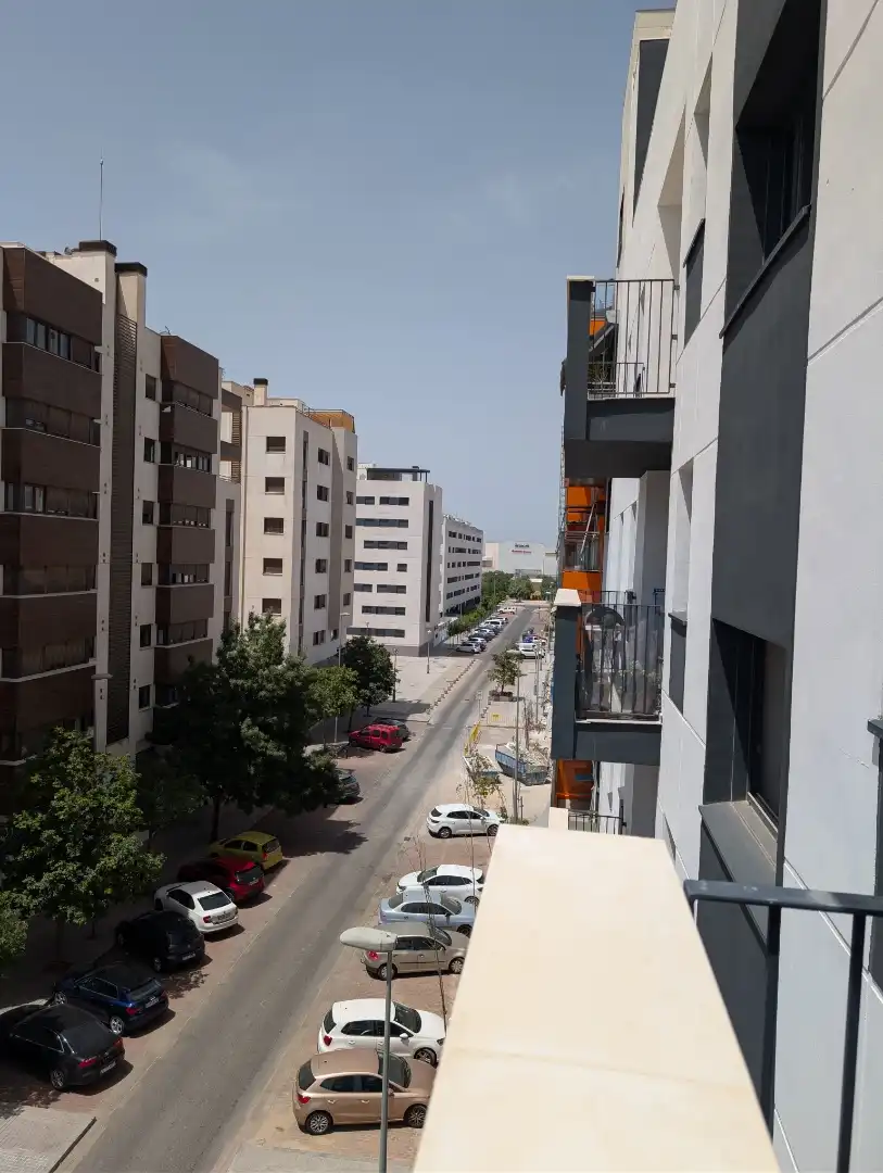 Piso de alquiler en Calle Escr Maria Teresa de Leon, Ciudad Jardín - Zoco Vista exterior de Piso de alquiler en Córdoba con Aire acondicionado, Calefacción y Terraza