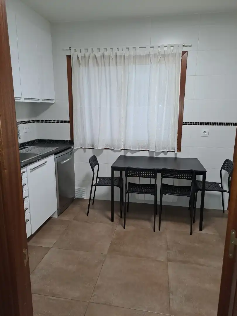 Piso de alquiler en Rúa Abeleira, 6, Cambre Cocina de Piso de alquiler en Cambre con Calefacción, Parquet y Horno