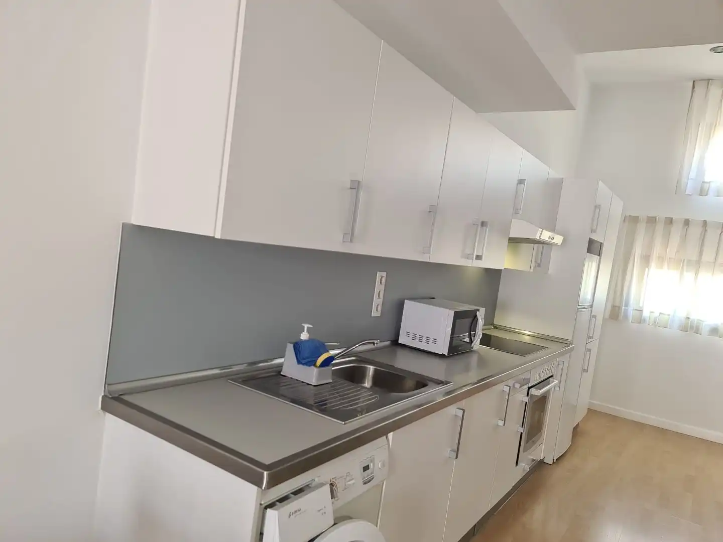 Cuina de Dúplex de lloguer en Las Palmas de Gran Canaria amb Parquet, Terrassa i Moblat