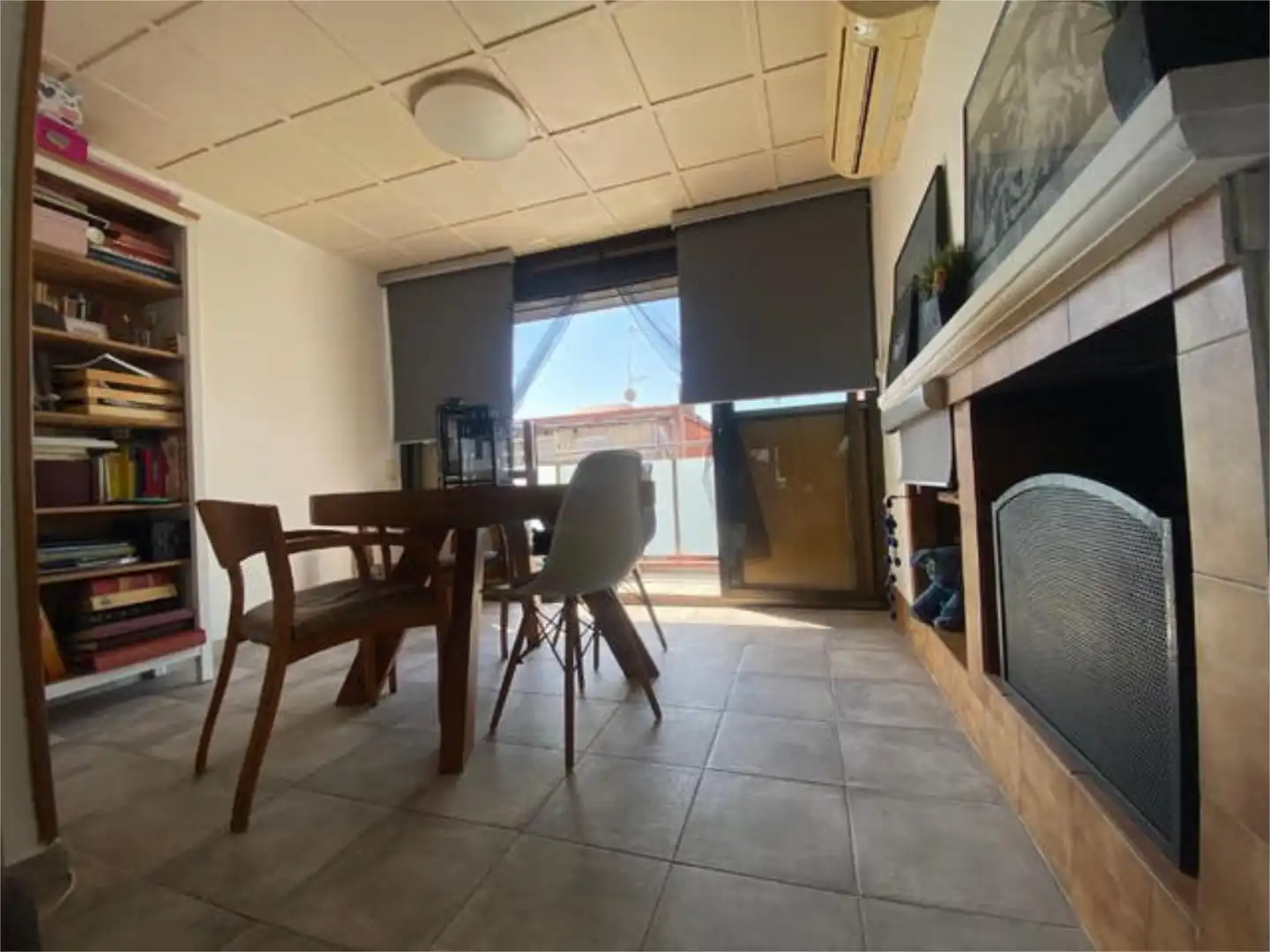 Dachboden zum Verkauf in Riu Nord Esszimmer von Dachboden zum Verkauf in Santa Coloma de Gramenet mit Terrasse