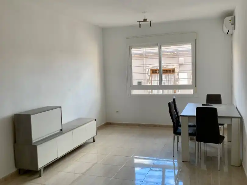 Piso en venta en Calle Granada, 27, Pozuelo de Calatrava Sala de estar de Piso en venta en Pozuelo de Calatrava con Aire acondicionado y Piscina