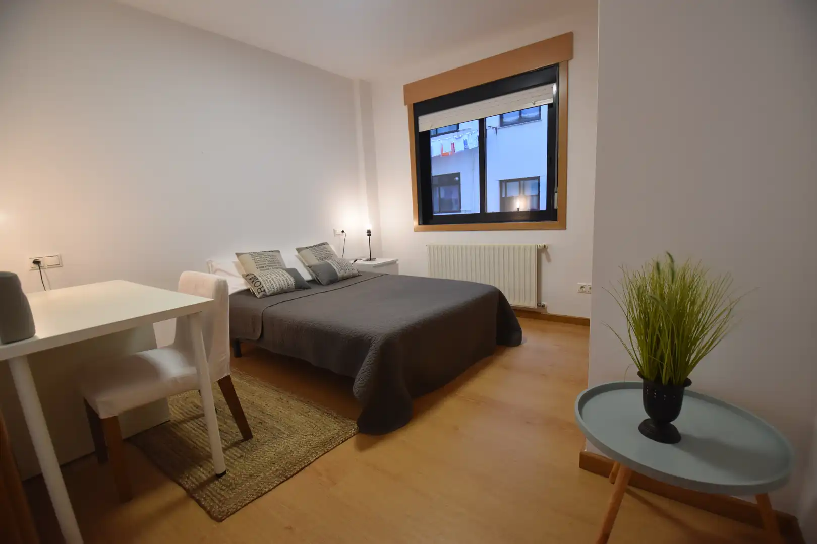 Flat for rent in Rúa Ribeira Sacra, 19, Mesoiro Bedroom of Flat for rent in A Coruña Capital with Heating, Parquet flooring and Storage room