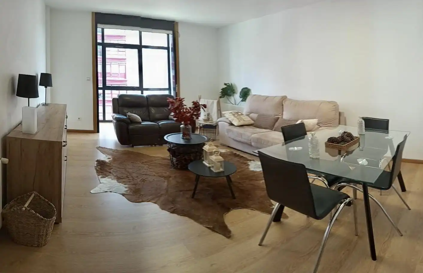 Sala d'estar de Pis de lloguer en A Coruña Capital  amb Calefacció, Parquet i Traster