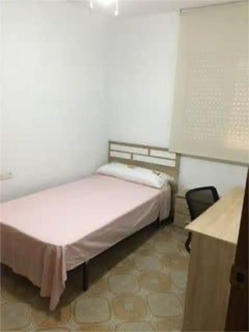 Room in Ciudad Jardín - Zoco Room in Ciudad Jardín - Zoco